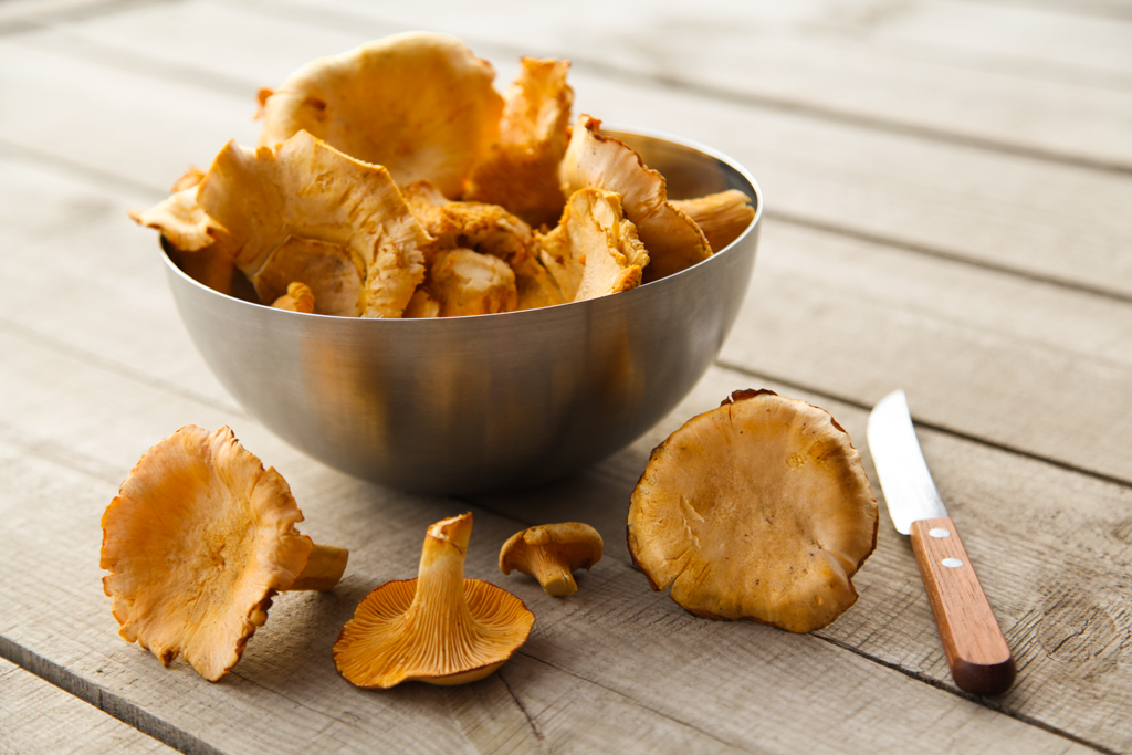 С чем вкусно жарить грибы? Топ 10 сочетаний и 4 рецепта, которые хочется забрать в закладки
