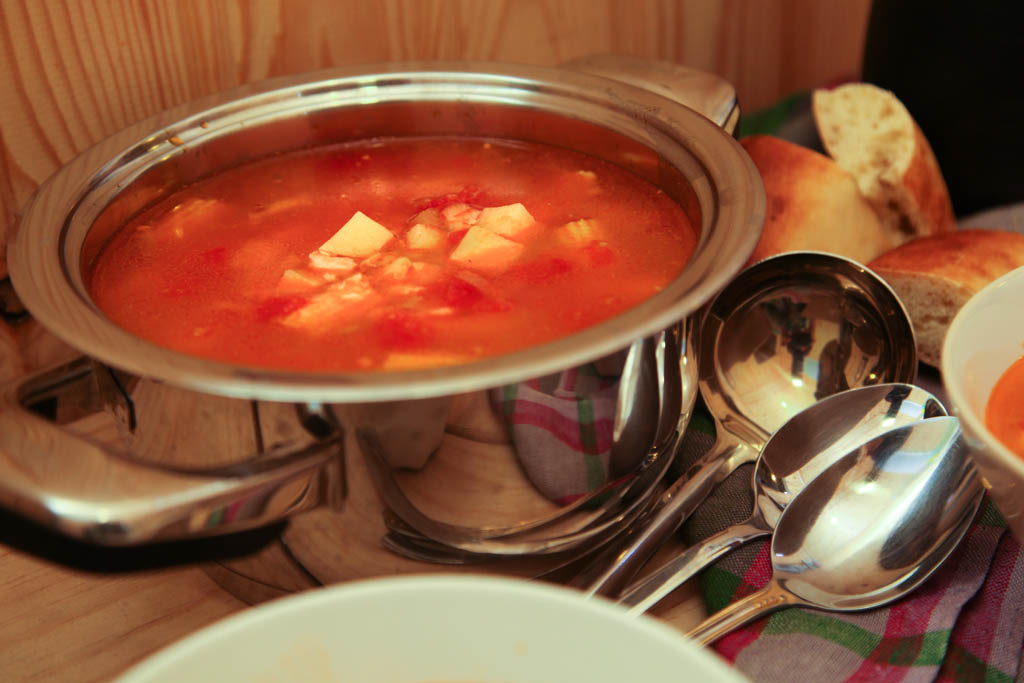 Суп из консервы рыбной в томате