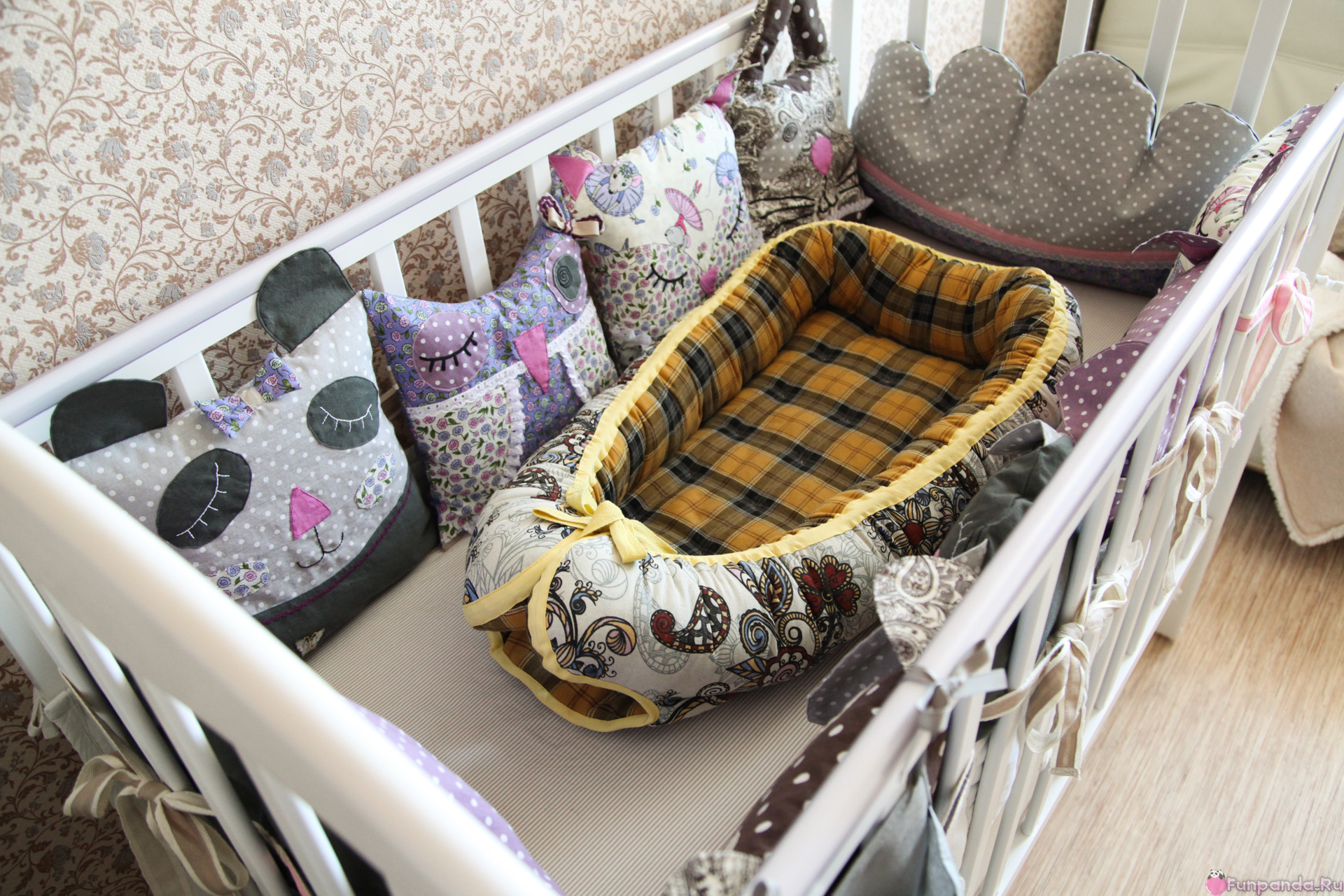Бортики в кроватку для новорожденных — как сделать своими руками